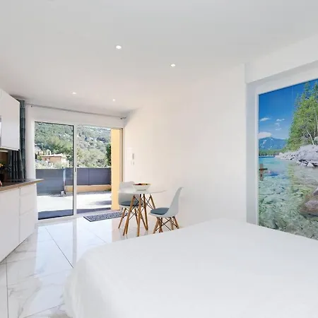 شقة Confort Avec Parking Et Terrasse A Village