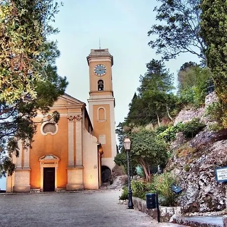 Confort Avec Parking Et Terrasse A Village Apartment Eze