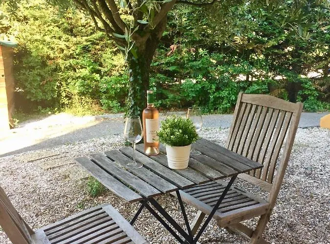 Confort Avec Parking Et Terrasse A Village Apartmán Èze