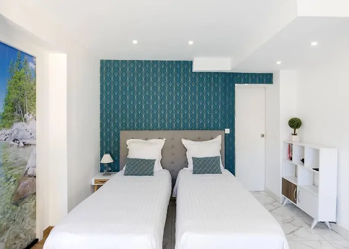 Confort Avec Parking Et Terrasse A Village *