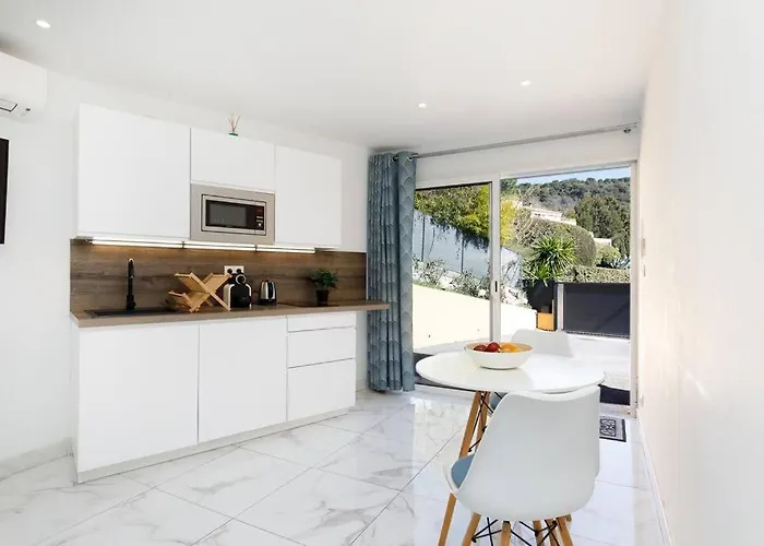 Confort Avec Parking Et Terrasse A Village Èze