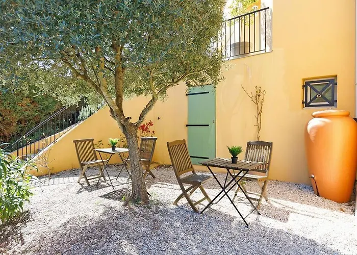 Confort Avec Parking Et Terrasse A Village Apartmán Èze
